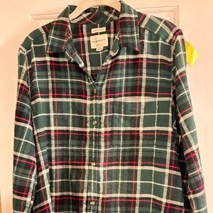 American Eagle Outfitters Green Plaid Button-Down Shirt